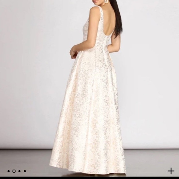 Windsor Mikayla Floral Jacquard Ballgown - Picture 2 of 10